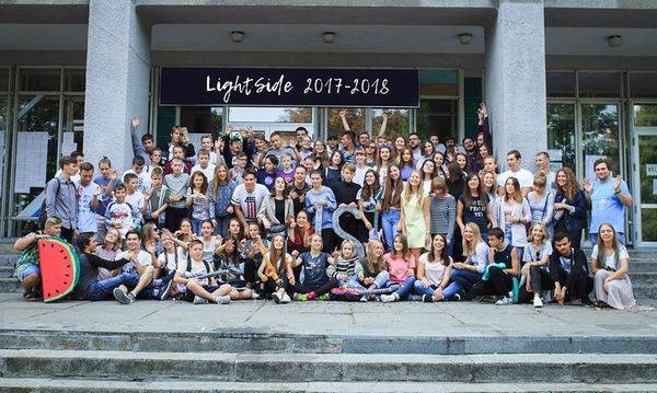 Підліткове служіння Light Side